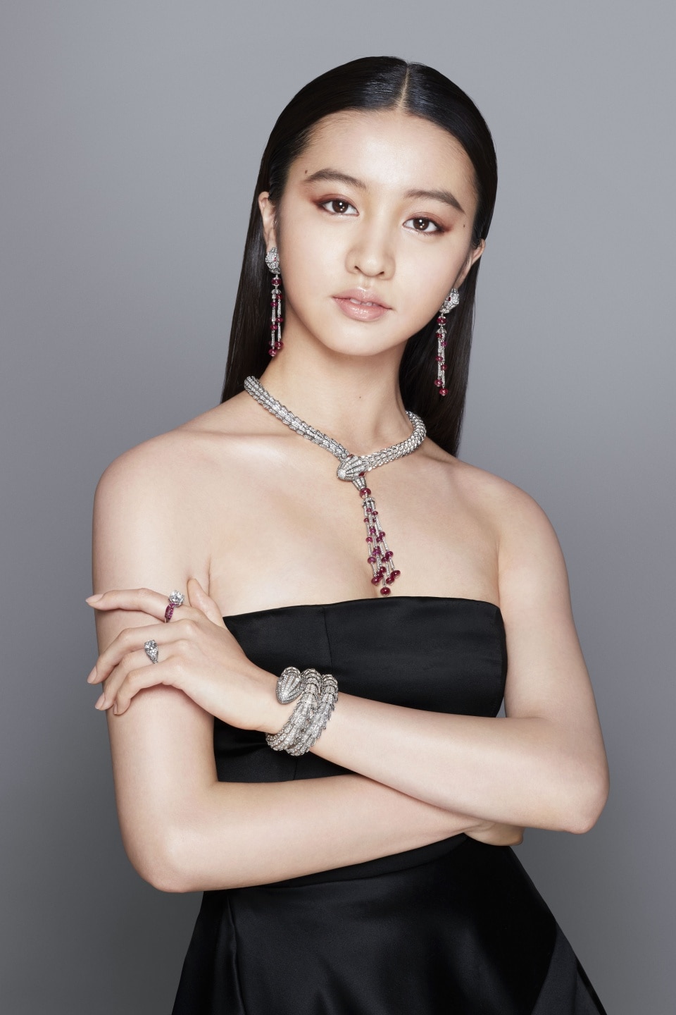 ブルガリの至極のハイジュエリーを纏ったKōki,さんのビジュアルを公開(1)―BVLGARI(ブルガリ)