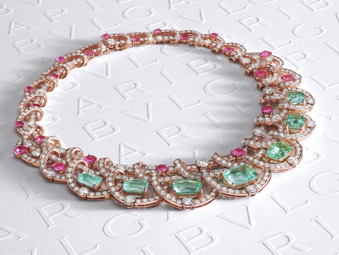 ブルガリが誘う「カラージャーニー/色彩の旅」、「パライバトルマリン」コレクション誕生(1)―BVLGARI(ブルガリ)
